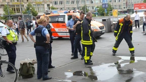 Brennender Mann läuft über den Vorplatz des Hauptbahnhofs