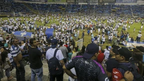 Mindestens zwölf Tote bei Massenpanik im Fußballstadion