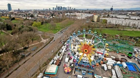 Aus 80 Meter Höhe wird selbst das Riesenrad zum Zwerg