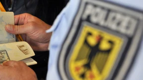 Bundespolizei hindert Mutter an Kindesentziehung