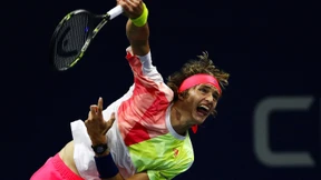 Mit der Pistole auf der Brust