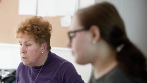 Frau Felker ist jetzt online