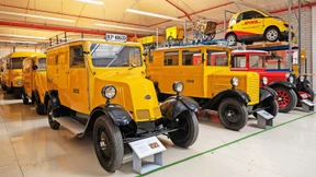 Postkutschen, Telefone und Radios im Depot