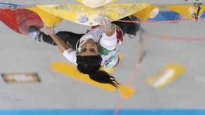 Jubelnde Menge empfängt Kletterin Rekabi