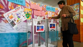 Umstrittenes Referendum startet begleitet von Gefechten