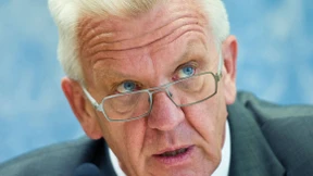 Kretschmann attackiert Oettinger