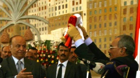 Salih übergibt Macht an neuen Staatschef Hadi