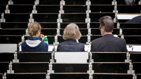 Wenn die Eltern vor dem Hörsaal stehen