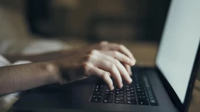 Russland bleibt im Internet