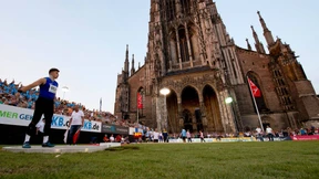 Kugelstoßen unterm höchsten Kirchturm der Welt