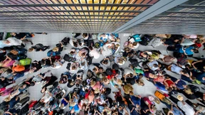 Ein Plastikbeutel, gestrichene Flüge und ein Großeinsatz