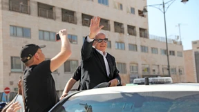 Ein Mann kann nicht loslassen