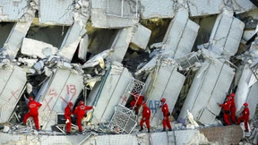 Retter suchen über 150 Vermisste