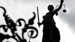 Opposition verwundert über Dauer von Ermittlungen