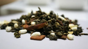 Der Tee wird verrückt