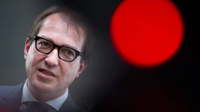 Dobrindt: Übertreibt es nicht  