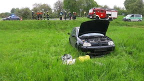 Unfallfahrer stiehlt Ersthelfer das Auto