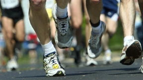 Läuferin nimmt bei Ultramarathon das Auto