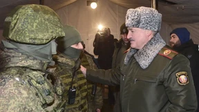 Lukaschenko besucht russische Truppen