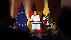 Merkel ruft zur Verteidigung der Demokratie auf