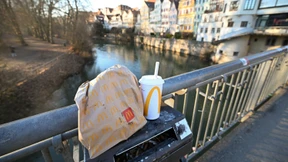 Wie eine Steuer die Stadt vom Verpackungsmüll befreit