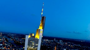 Zwei Aspiranten werben um die Gunst der Anleger