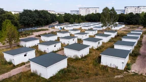 Hamburg verkauft Flüchtlingshäuser bei Ebay