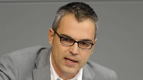 Streit über Zuverdienste im Finanzministerium