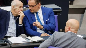 Singt die AfD das Lied der Diktaturen?