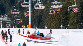 Notlandung auf Skipiste