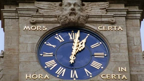 Wider den fortschreitenden Uhrzeigersinn