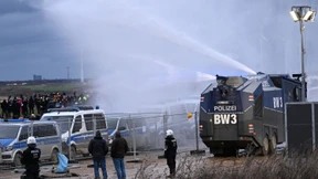 Verletzte bei Zusammenstößen zwischen Polizei und Demonstranten