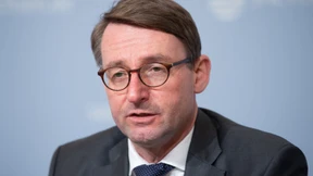 Kretschmer entlässt Wöller