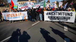 Tausende demonstrieren in Erfurt