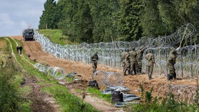 Polnische Grenzschützer gehen mit Tränengas gegen Migranten vor