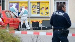 Polizist erschießt Messerstecher