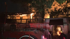 Demonstranten setzen Haus des Ministerpräsidenten in Brand