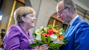 Was Merz von Merkels frühem Mut lernen kann