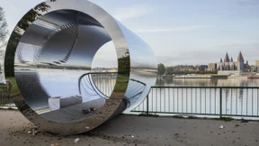 Teurer Blick durch die Röhre