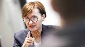 Bildungsministerin für Schulfach Wirtschaft