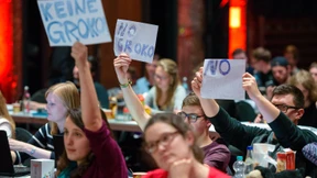 Union umgarnt und warnt die SPD