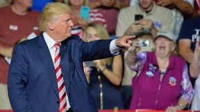 Trump droht mit Einladung von Clintons früherer Geliebter 