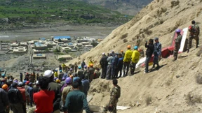 Flugzeug zerschellt an Berg