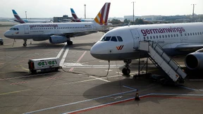 Flugbegleiter streiken auch nächste Woche