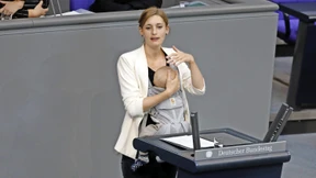 Das friedliche Baby am Rednerpult