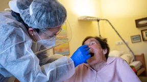 RKI meldet knapp 23.000 Neuinfektionen