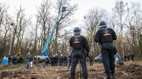 Aktivisten in Baumwipfeln bereiten Einsatzkräften Probleme