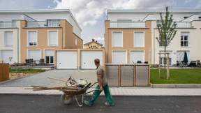 Der Staat baut wieder mit