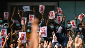 Tausende gehen den zweiten Tag in Folge in Yangon auf die Straße