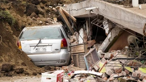 Mindestens sieben Tote und 50 Vermisste bei Erdrutsch